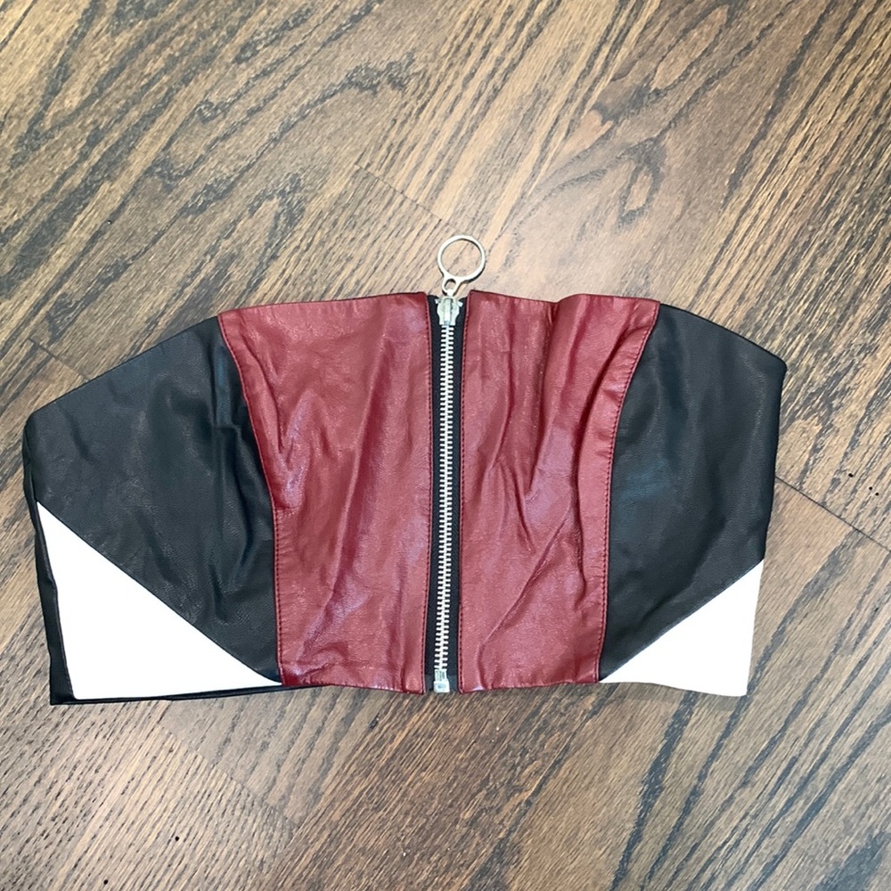 Zip up crop like new